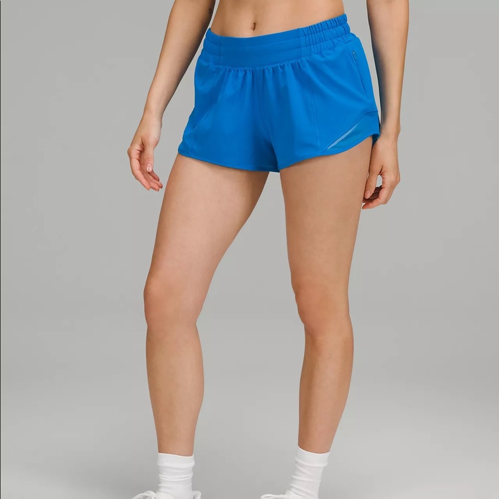Lululemon Hotty Hot Low-Rise Lined Short 2.5” - Picture 3 of 4